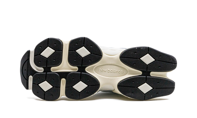 Tech 9060 White Black