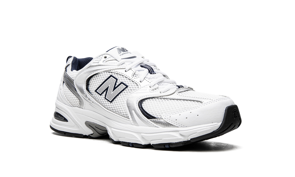 Runner 530 White Silver Navy