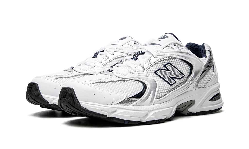 Runner 530 White Silver Navy