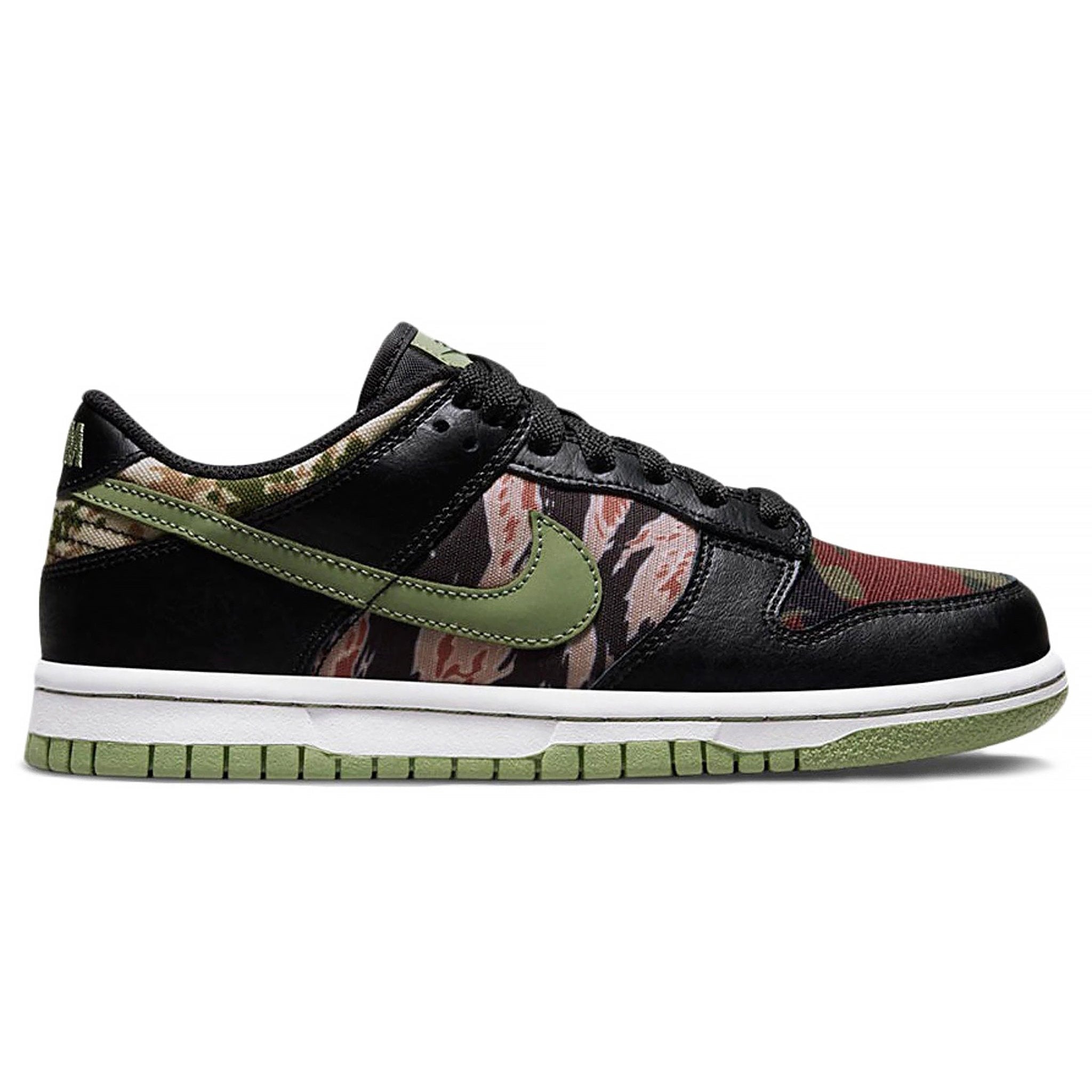Court Low SE Sail Crazy-Camo (Left UK 7.5, Right UK 6.5)