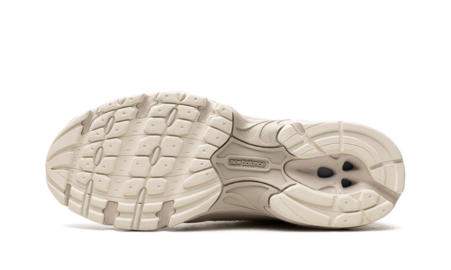 Runner 530 Moonbeam Sea Salt