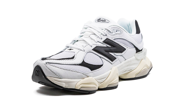 Tech 9060 White Black