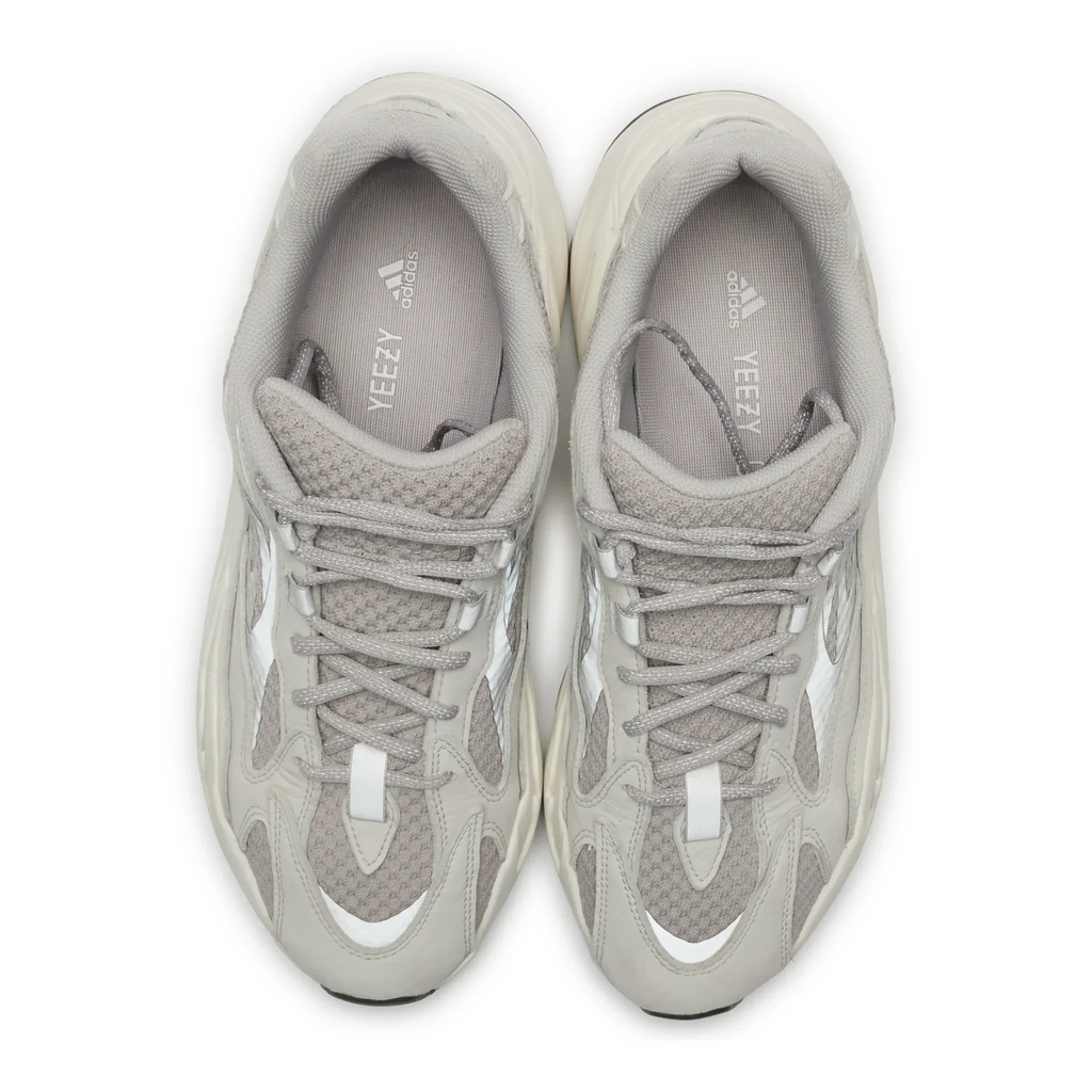 Preloved - Cloud Knit Boost 700 V2 Static
