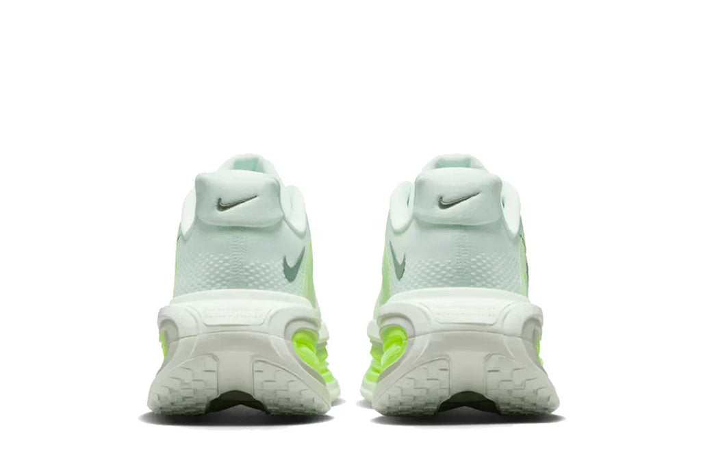 Cushion Runner Premium Barely Volt Green